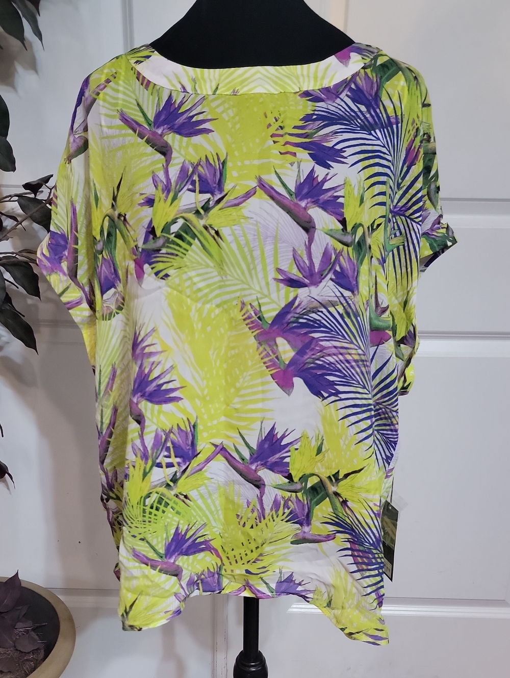 (#26) Jennifer Lopez Lime & Purple Tropical Print Short Sleeve Tunic
